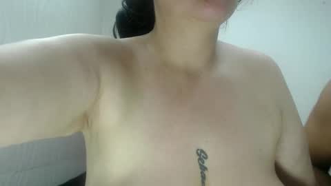 Snapshot of couple_milk_rs chatting on 15, 12, 2024 couple_milk_rs online show from 15, 12, 2024