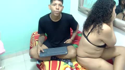 Snapshot of couple_sex22 chatting on 12, 9, 2025 kloe matias online show from 12, 9, 2025