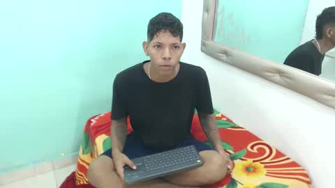 Snapshot of couple_sex22 chatting on 2, 10, 2025 kloe matias online show from 2, 10, 2025