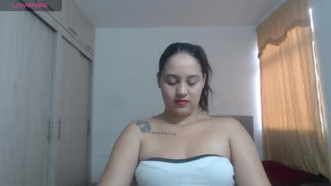 Snapshot of couple_sexandlove chatting on 15, 9, 2025 ALEJANDRO Y EMILY online show from 15, 9, 2025