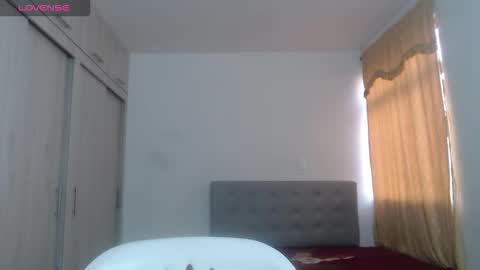 Snapshot of couple_sexandlove chatting on 5, 10, 2025 ALEJANDRO Y EMILY online show from 5, 10, 2025