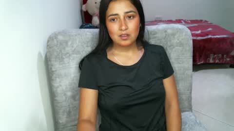 couplecaliente10 online show from 18, 1, 2026