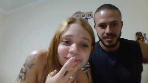 Snapshot of couplehot1515 chatting on 18, 12, 2024 couplehot1515 online show from 18, 12, 2024