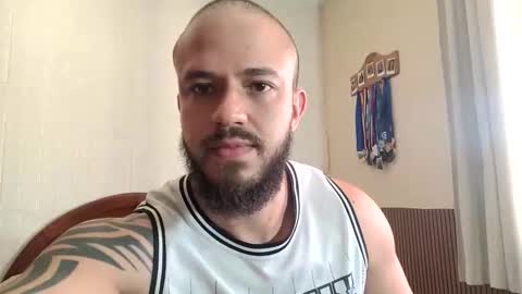 Snapshot of couplehot1515 chatting on 26, 10, 2025 couplehot1515 online show from 26, 10, 2025