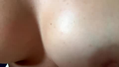 Snapshot of couplemixte25 chatting on 28, 7, 2026 Couplemixte25 online show from 28, 7, 2026