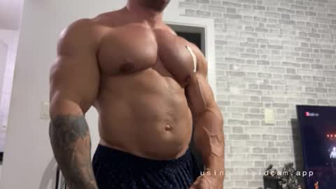 couplemuscle40 online show from 11, 3, 2026