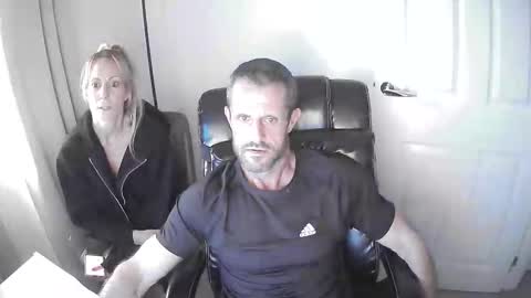 Snapshot of coupleplaycaddie chatting on 19, 10, 2025 coupleplaycaddie online show from 19, 10, 2025
