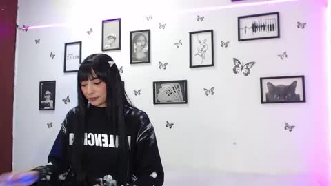 Snapshot of coupsextop chatting on 24, 2, 2025 Juli and Liam online show from 24, 2, 2025