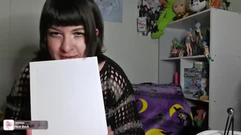 Snapshot of cowjuggie chatting on 26, 10, 2025 Katxce online show from 26, 10, 2025