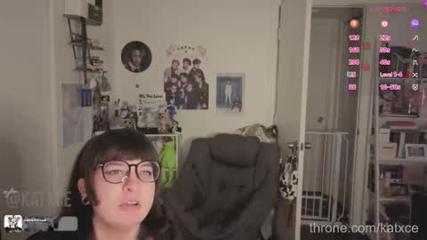 Snapshot of cowjuggie chatting on 19, 11, 2025 Katxce online show from 19, 11, 2025