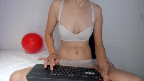 Snapshot of cowmarce chatting on 13, 2, 2026 Marce Online 1pm - 7pm gmt-5 online show from 13, 2, 2026