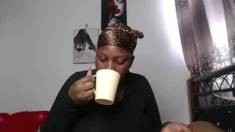 Snapshot of cozy_dion chatting on 18, 9, 2025 Erykah online show from 18, 9, 2025