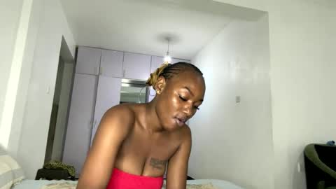 Snapshot of crave_meslowly chatting on 23, 7, 2026 Taliee online show from 23, 7, 2026