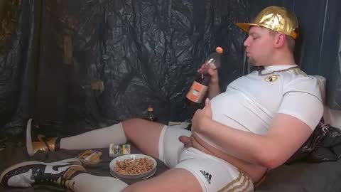 Snapshot of cravingboy chatting on 24, 10, 2025 robin online show from 24, 10, 2025