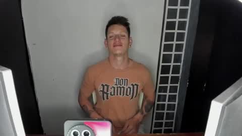 Snapshot of crazy_acouple_donpillo chatting on 19, 10, 2025 crazy_acouple_donpillo online show from 19, 10, 2025