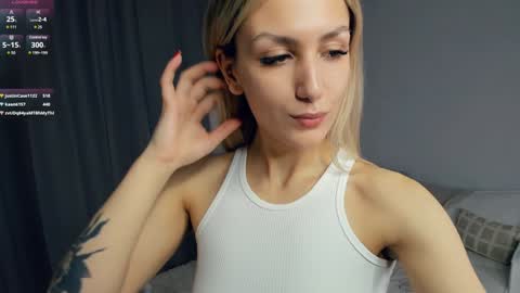 Snapshot of crazy_selfi chatting on 3, 2, 2025 Emma online show from 3, 2, 2025