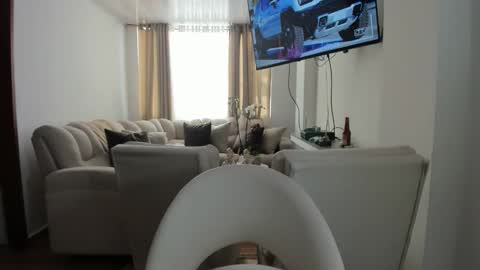 LAURA online show from 4, 11, 2025