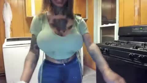 Snapshot of creamyexotica chatting on 18, 7, 2026 CreamyExotica online show from 18, 7, 2026