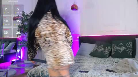 Snapshot of creamyinkk chatting on 30, 10, 2025 Sophie online show from 30, 10, 2025