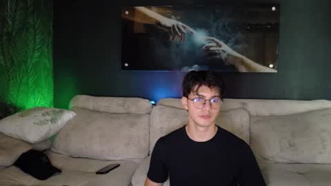 CRHISTIAN online show from 5, 4, 2026