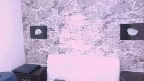 CriisBrown  online show from 18, 11, 2025