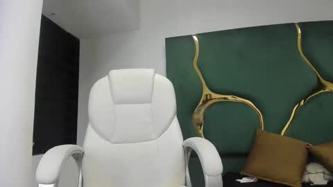 Snapshot of criistaal__ chatting on 3, 2, 2025 Criistaal online show from 3, 2, 2025