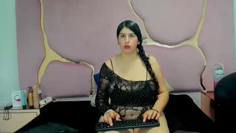 Snapshot of criistaal__ chatting on 28, 2, 2025 Criistaal online show from 28, 2, 2025
