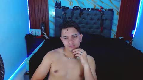 CRISANDMERY online show from 30, 11, 2025