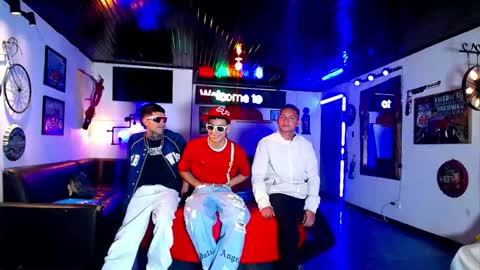 crismens online show from 17, 5, 2026