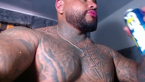 criss_zanders202 online show from 23, 5, 2026