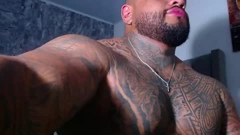 criss_zanders202 online show from 28, 5, 2026