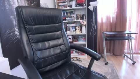 Snapshot of crissnight chatting on 27, 7, 2026 Twitter Christinne p online show from 27, 7, 2026