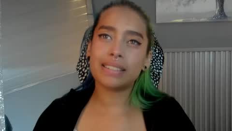 Snapshot of cristal_raven_ chatting on 22, 9, 2025 ... . Cristal . ... online show from 22, 9, 2025