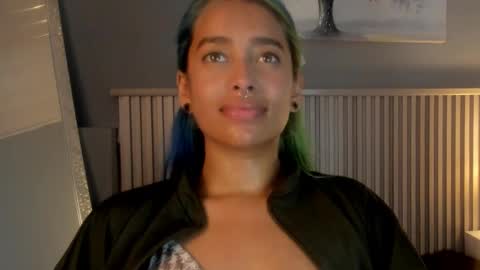 Snapshot of cristal_raven_ chatting on 24, 9, 2025 ... . Cristal . ... online show from 24, 9, 2025