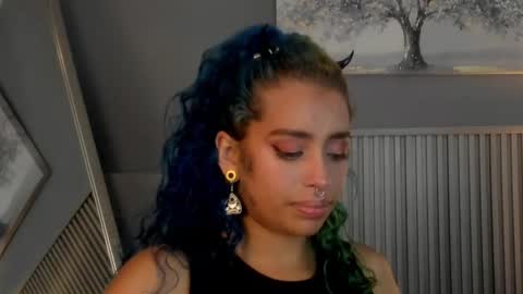 Snapshot of cristal_raven_ chatting on 1, 10, 2025 ... . Cristal . ... online show from 1, 10, 2025