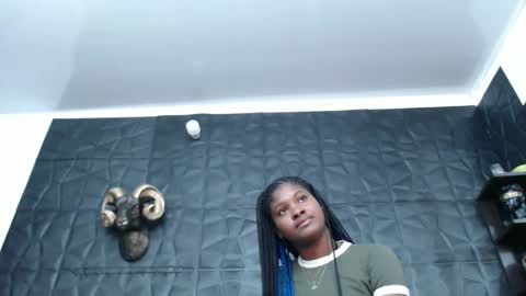 Snapshot of cristal_smith06 chatting on 5, 2, 2025 Hanna online show from 5, 2, 2025