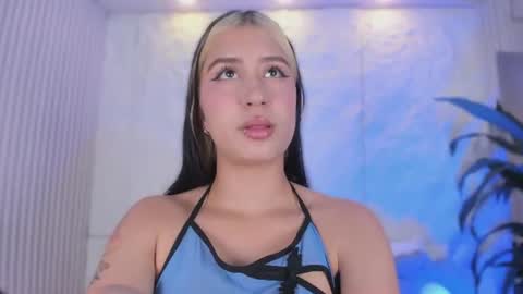 Snapshot of cristalcollinss chatting on 4, 7, 2026 Cristal online show from 4, 7, 2026