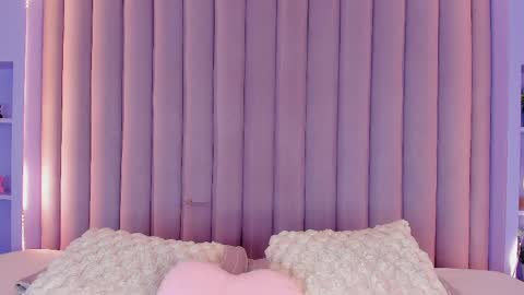 Nicole  Connection time 220pm-910pmCol online show from 4, 3, 2025