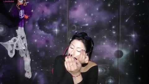 Cristal de Leon online show from 18, 10, 2025