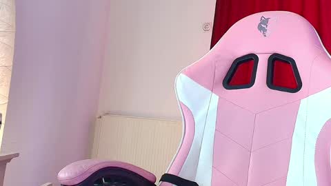 cristaleyess online show from 9, 4, 2026