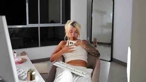 Laura online show from 27, 2, 2026