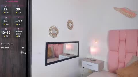 Snapshot of cristalmunez chatting on 15, 12, 2024 cristal online show from 15, 12, 2024
