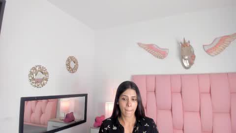 Snapshot of cristalmunez chatting on 25, 12, 2024 cristal online show from 25, 12, 2024