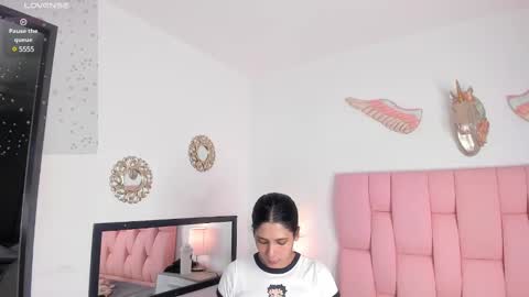 Snapshot of cristalmunez chatting on 2, 1, 2025 cristal online show from 2, 1, 2025