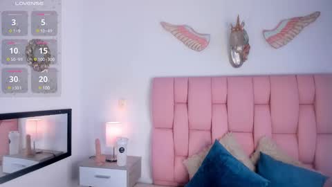 Snapshot of cristalmunez chatting on 1, 2, 2025 cristal online show from 1, 2, 2025