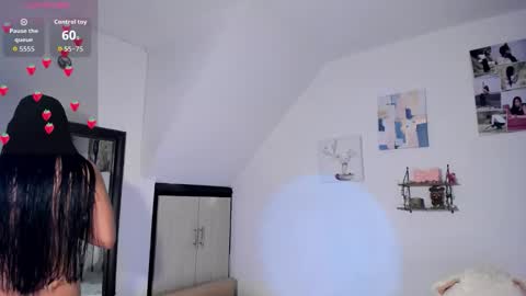 Snapshot of cristalmunez chatting on 10, 9, 2025 cristal online show from 10, 9, 2025