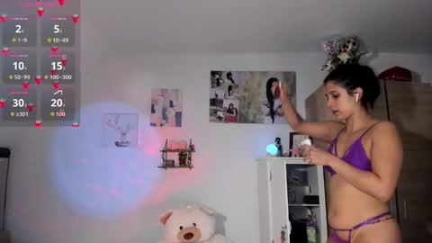 Snapshot of cristalmunez chatting on 22, 9, 2025 cristal online show from 22, 9, 2025