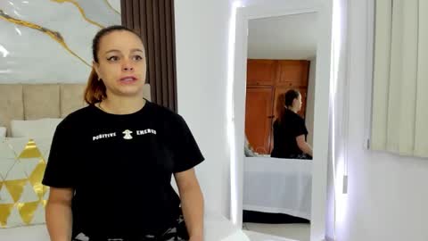 Snapshot of cristalwalker__ chatting on 7, 2, 2026 cristal walker online show from 7, 2, 2026