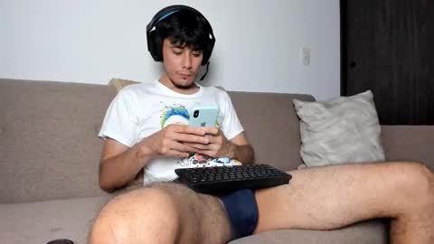 Snapshot of cristian_ortiz_1 chatting on 4, 11, 2025 Cristian online show from 4, 11, 2025