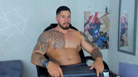 Snapshot of cristian_walker chatting on 5, 1, 2025 cristian walker online show from 5, 1, 2025
